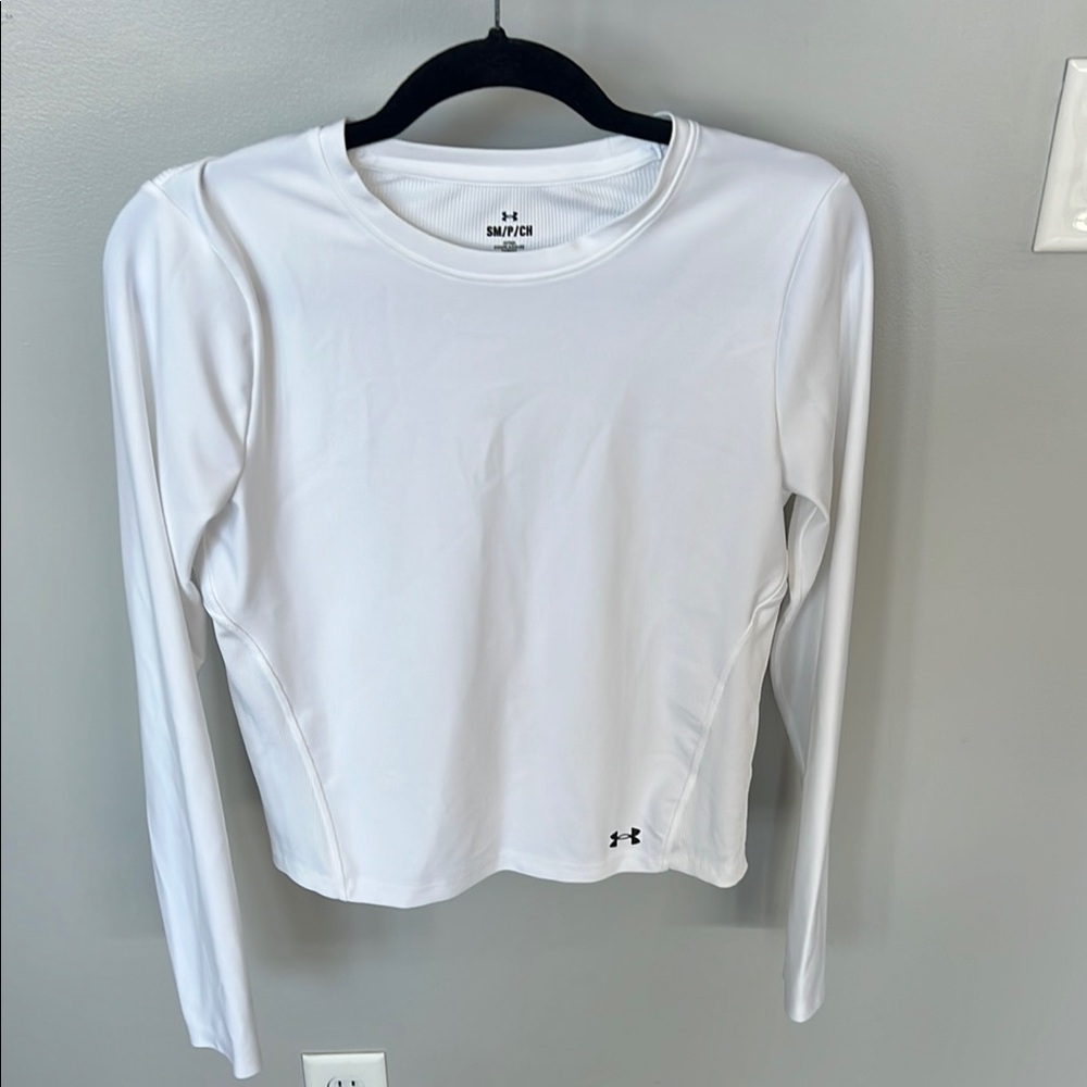 NWOT White Under Armour Active Top